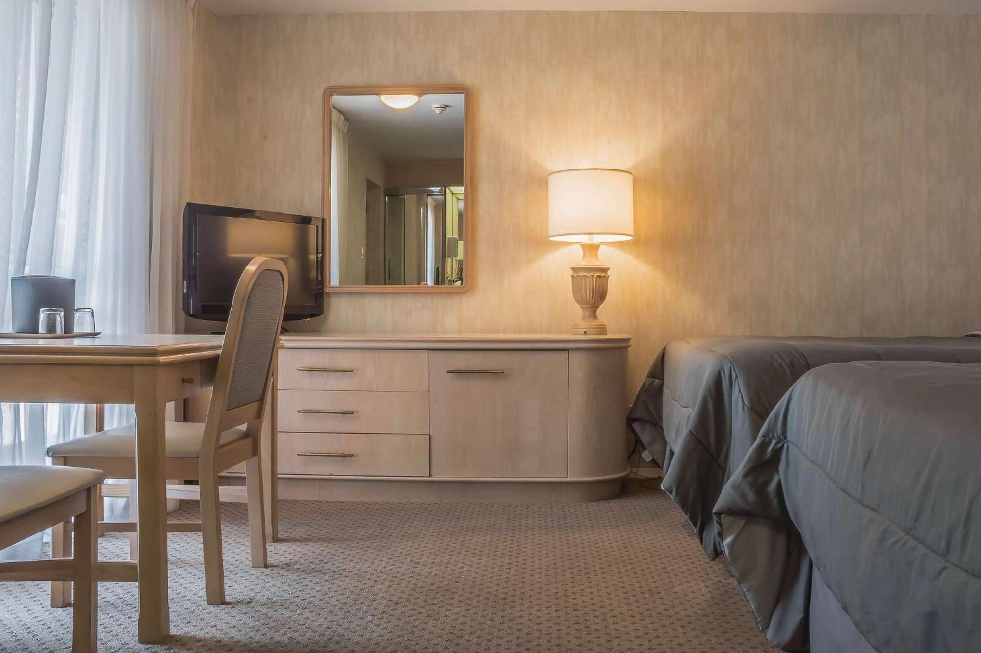 Rodeway Inn Fallsview Niagara Şelalesi Dış mekan fotoğraf