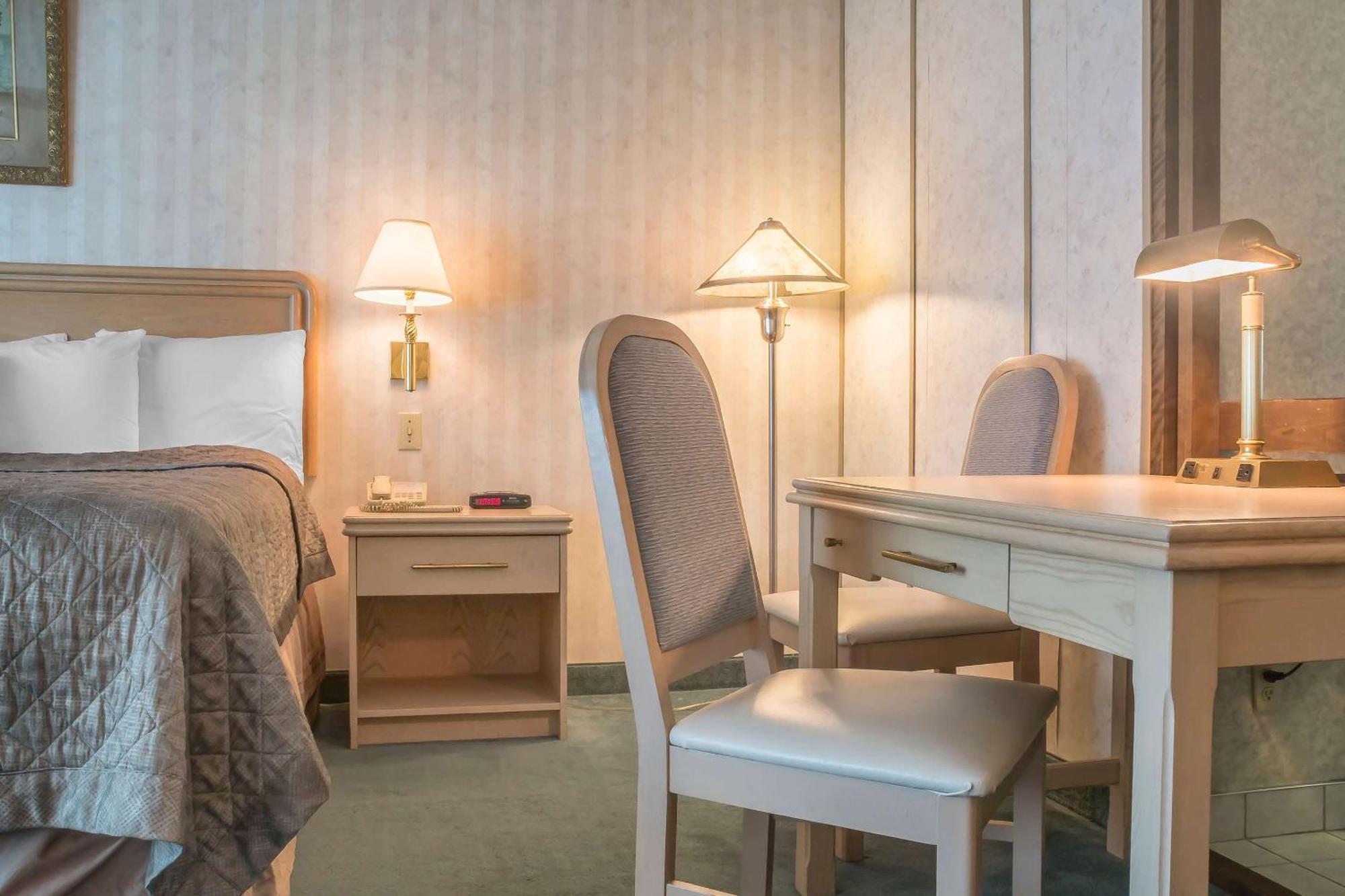 Rodeway Inn Fallsview Niagara Şelalesi Dış mekan fotoğraf