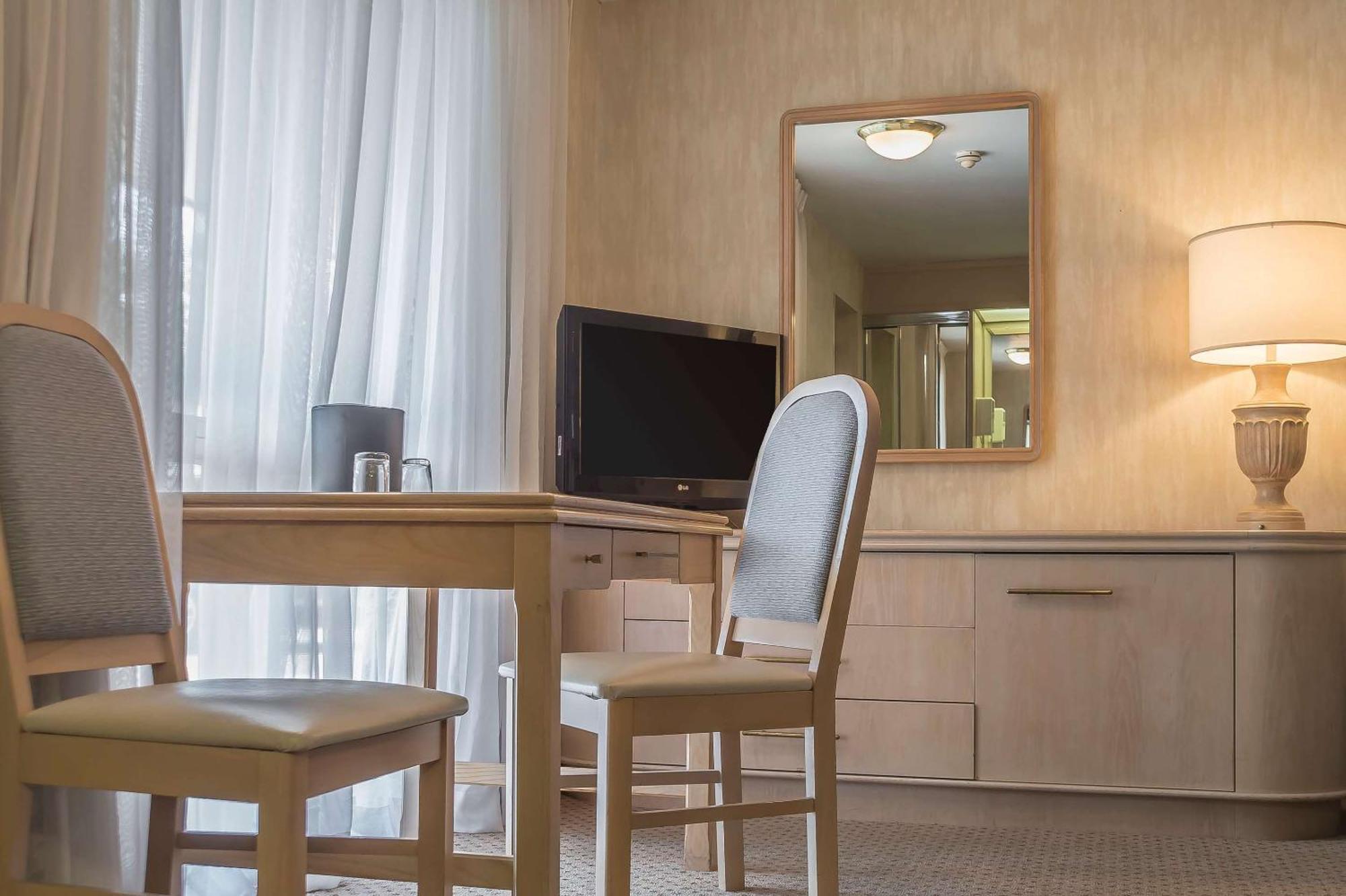 Rodeway Inn Fallsview Niagara Şelalesi Dış mekan fotoğraf