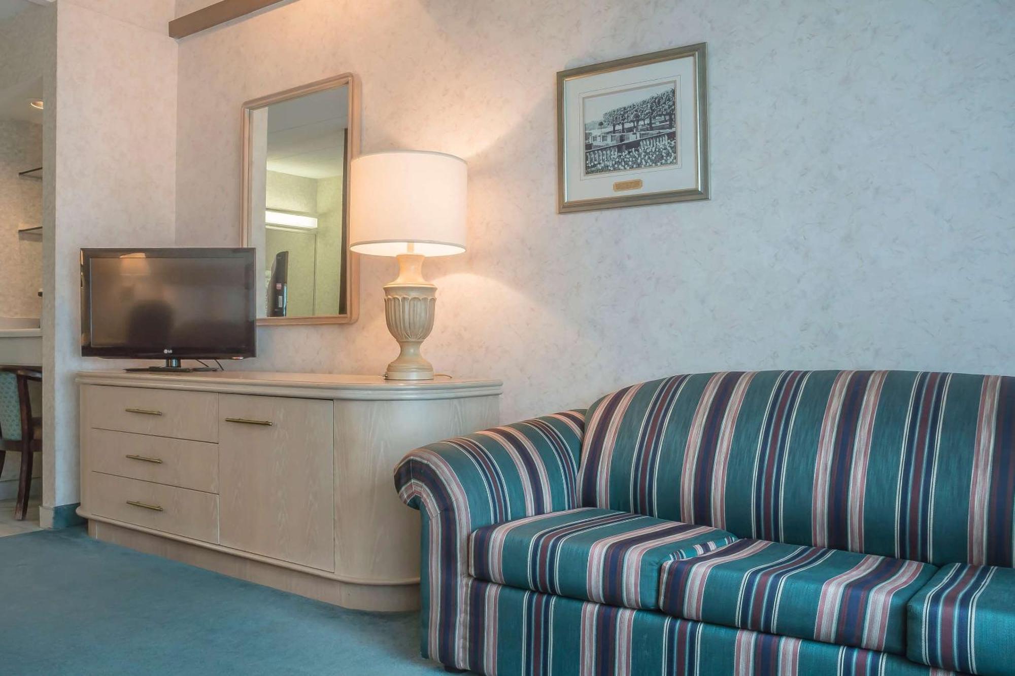 Rodeway Inn Fallsview Niagara Şelalesi Dış mekan fotoğraf