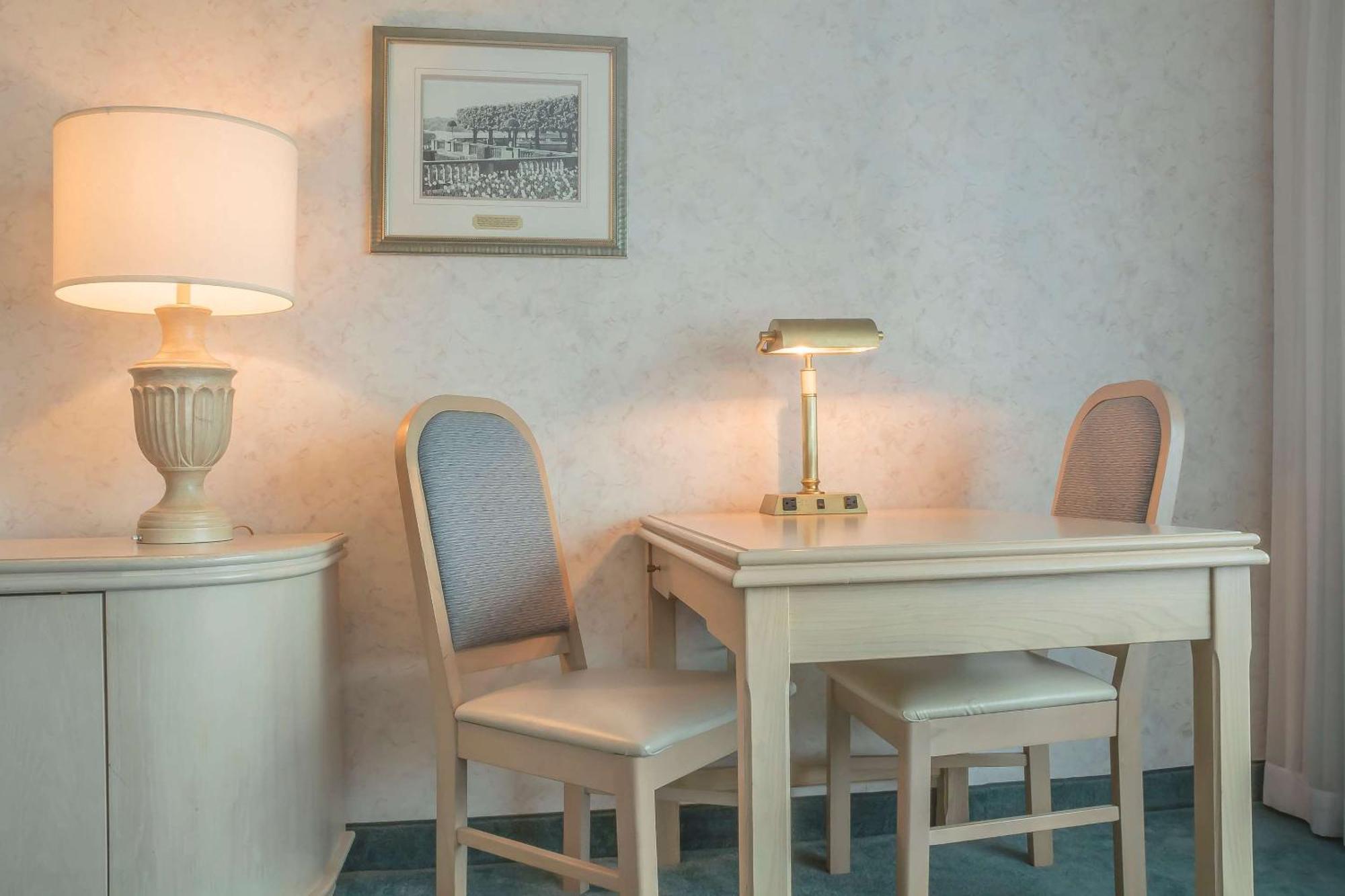 Rodeway Inn Fallsview Niagara Şelalesi Dış mekan fotoğraf